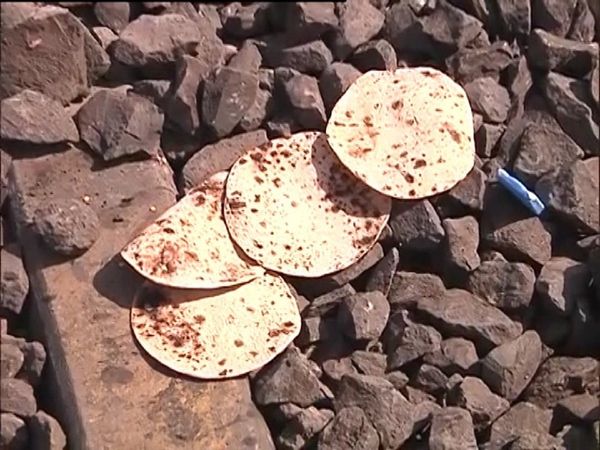  Aurangabad Maharashtra Rail Accident latest news train runs over migrant labourers sleeping on track