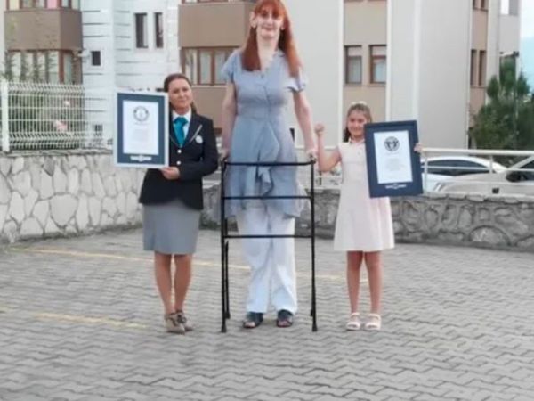 Guinness World Records World tallest woman Rumeysa Gelgi alive 