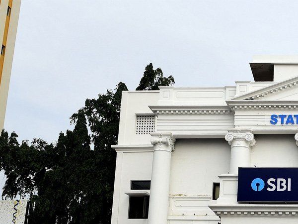 SBI warns, FD fraud is happening, be careful, bank does not ask for any details on phone