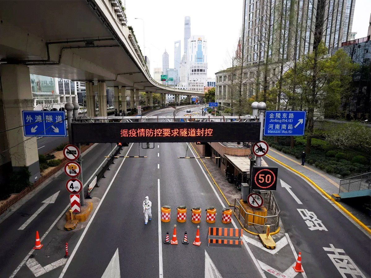 Shanghai Lockdown:चीन में 'कोरोना' की दहशत, शंघाई शहर में दो साल बाद लगा सबसे बड़ा "लॉकडाउन"