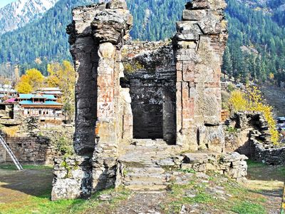 A Muslim person offered flowers in Sharda Peeth Temple in Pakistan occupied Kashmir A Muslim person offered flowers in Sharda Peeth Temple in Pakistan occupied Kashmir
