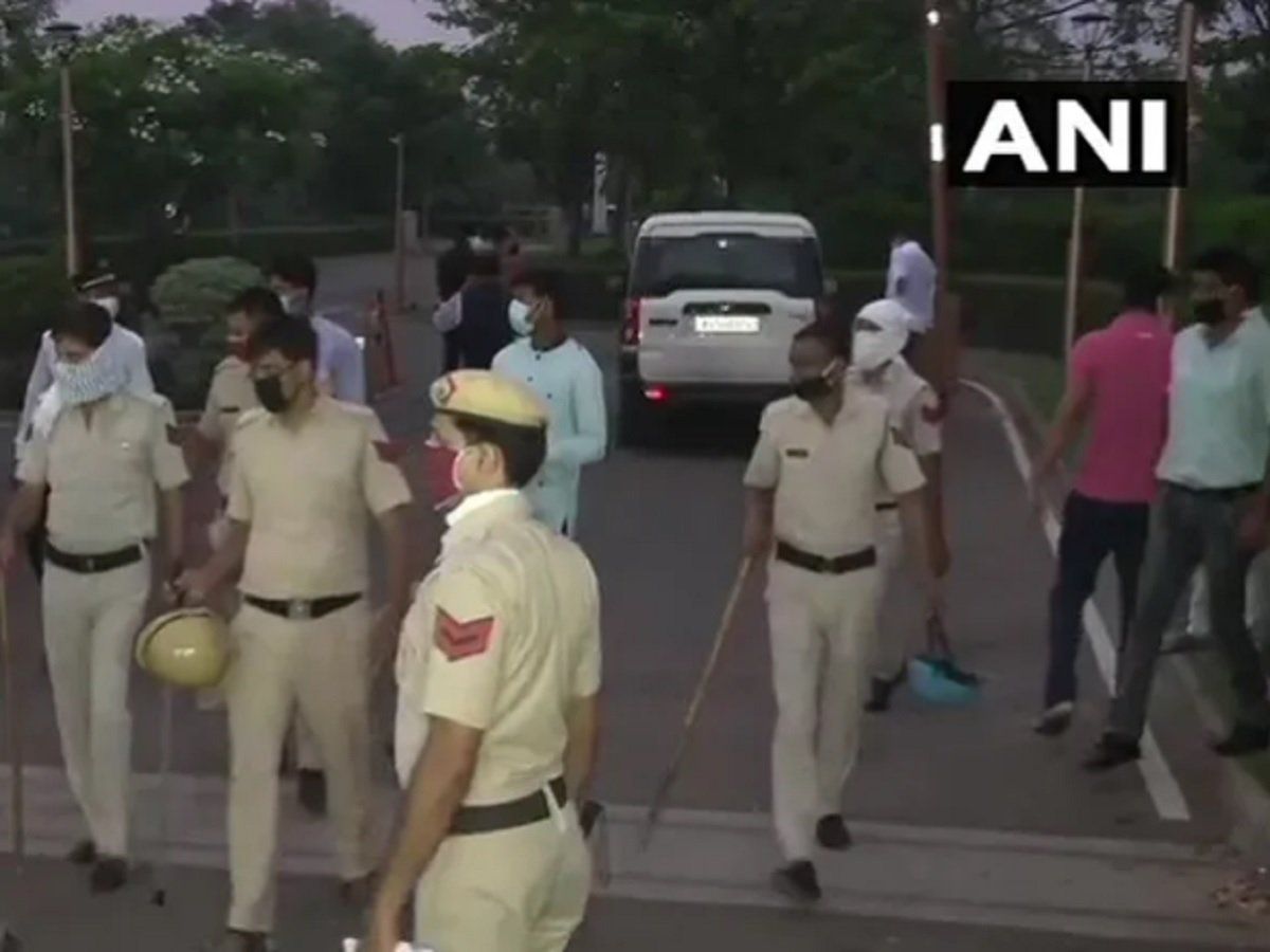 Haryana: राजस्थान ऑडियो क्लिप मामले में विधायकों से फिर पूछताछ करने पहुंची SOG, लौटना पड़ा खाली हाथ