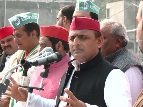 Only those who have a family can understand the pain of a family, Akhilesh Yadav hits back at CM Yogi and PM Modi