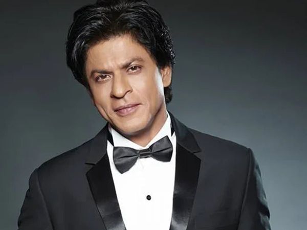 Pathan Shah Rukh Khan Comeback Movie go on floors in November 2020 in UK And Rajkumar Hirani on hold
