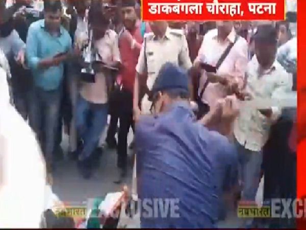 Bihar STET students created a ruckus in Patna police resorted to lathi charge