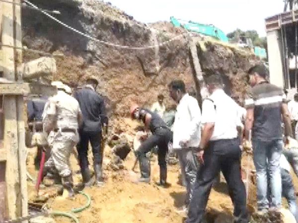 surat News wall of under construction building collapsed in surat Gujrat