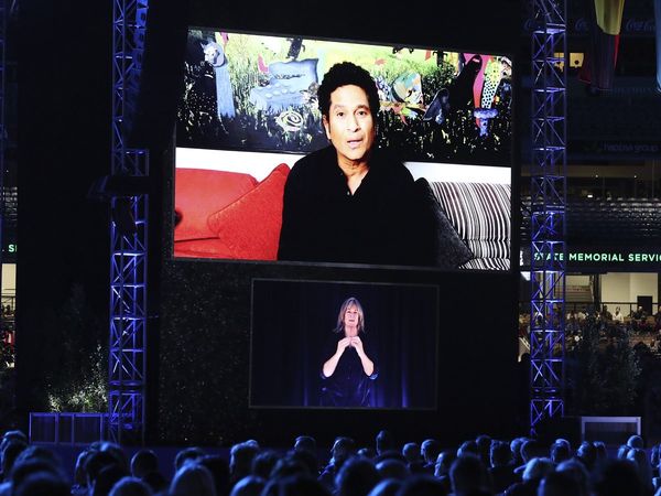 Sachin Tendulkar in shane warne last tribute