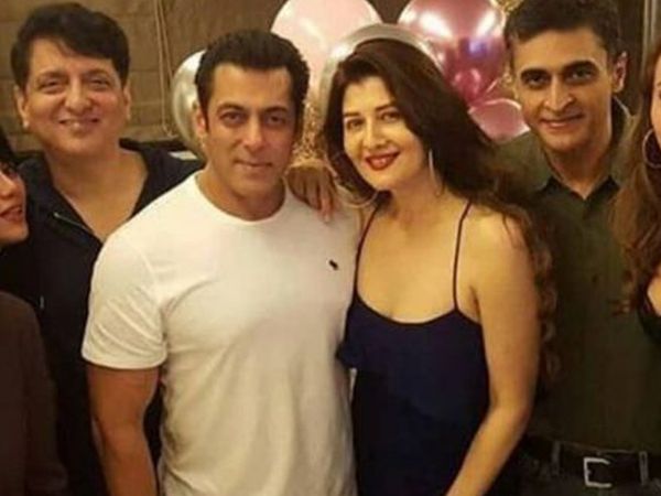 Salman Khan with Sangeeta Bijlani