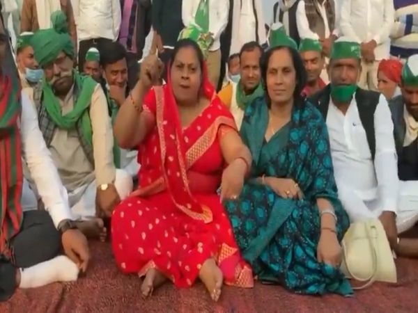 Sandal of woman farmer leader stolen during farmer protest in Greater Noida