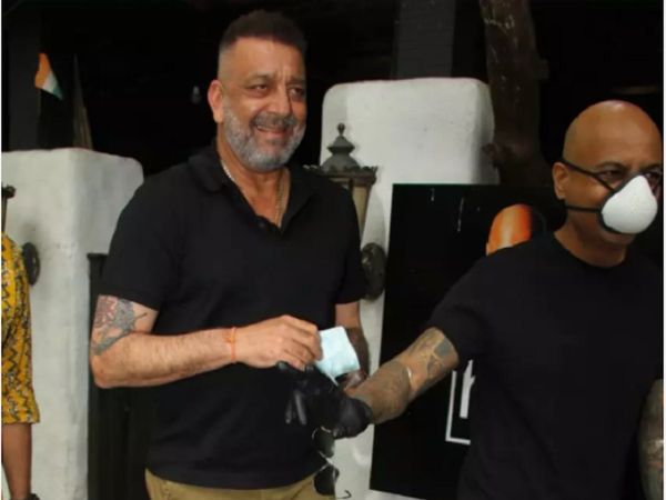 Sanjay Dutt outside the Salon
