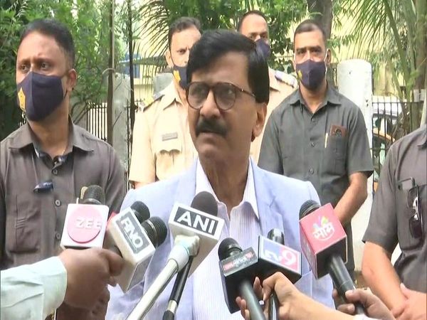 FIR registered against Shiv Sena MP Sanjay Raut at Delhi for objectionable remarks against female BJP members
