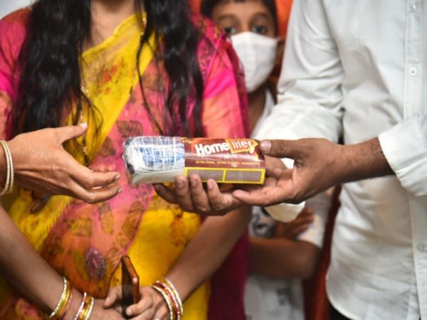 Telangana Weavers Made Sarees that fit in matchbox photos goes viral