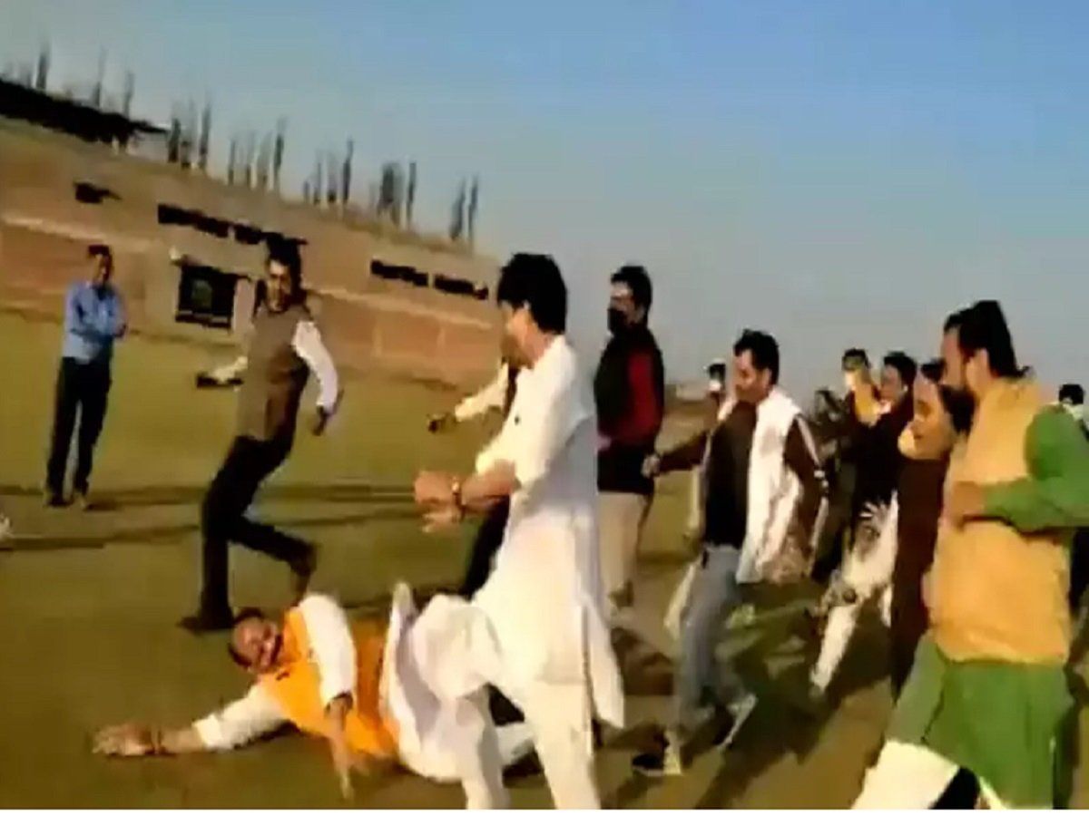 VIDEO: जब केंद्रीय मंत्री सिंधिया ने दौड़ लगाकर दिखाई फिटनेस, साथ में भाग रहे नेताजी हुए धड़ाम!