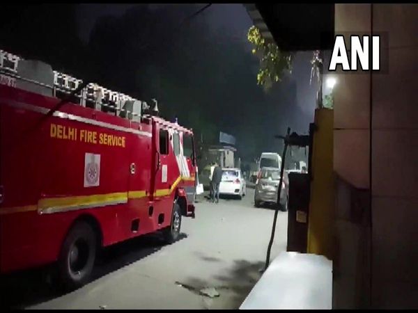 A suspicious IED bag was found in Old Seemapuri area of Delhi, NSG team reached at spot 