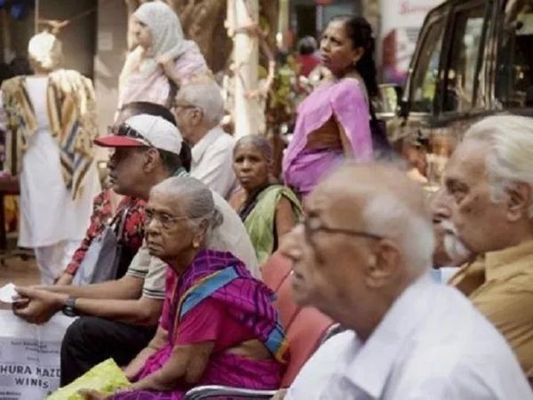 सीनियर सिटिजन्स स्पेशल फिक्स्ड डिपॉजिट स्कीम के लिए सरकारी और प्राइवेट बैंक दे रहे हैं ये ऑफर, जानें डिटेल