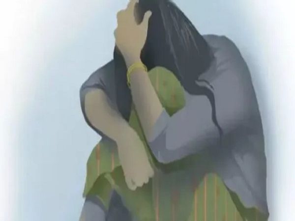 Delhi Online sex racket busted, including 2 women four arrested