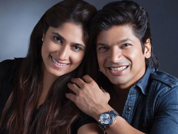 Singer Shaan with his wife 