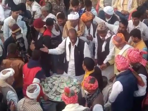 Suspended Police Officer in bharatpur Gave More Than One Crore Cash to daughter in dowry Shocking  Video Goes Viral