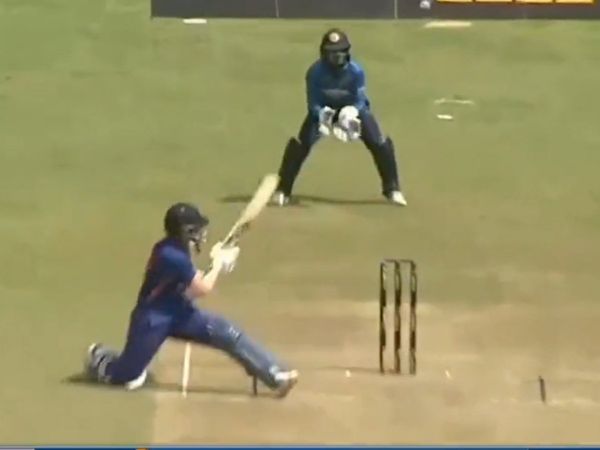 Shafali Verma paddle scoop Video