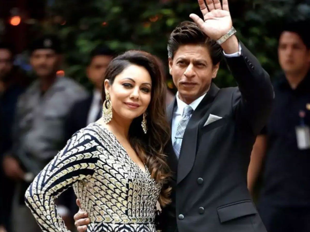 Shahrukh Khan And Gauri Khan Wedding Photos Shahrukh Khan Gauri Khan Wedding Anniversary when SRK lied Gauri About