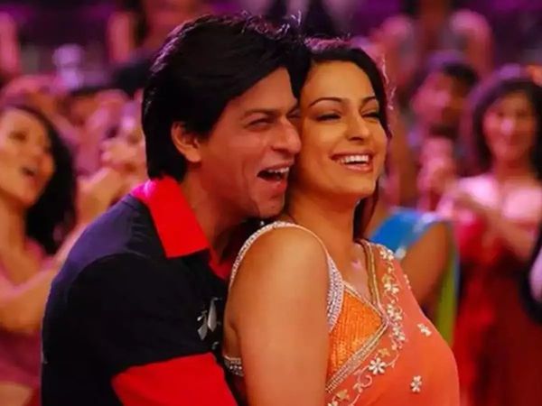 Shahrukh Khan and Juhi Chawla, when Shahrukh reach Juhi Chawla home at night