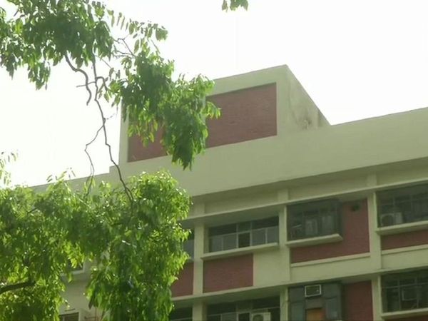 Shastri Bhawan Suicide