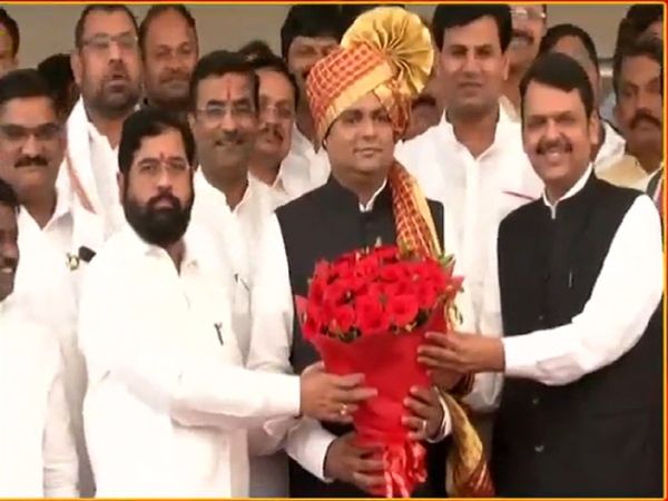 Maharashtra Devendra Fadnavis to visit Delhi amid reports of cabinet expansion CM Shinde cancels his meetings