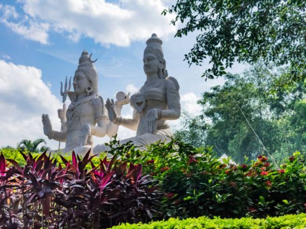 Shiv ji ki aarti, shiv ji ki aarti lyrics, shiv ji ki aarti lyrics in hindi, shiv ji ki aarti lyrics hindi mein, sankar ji ki aarti lyrics in hindi, sankar ji ki aarti lyrics hindi,