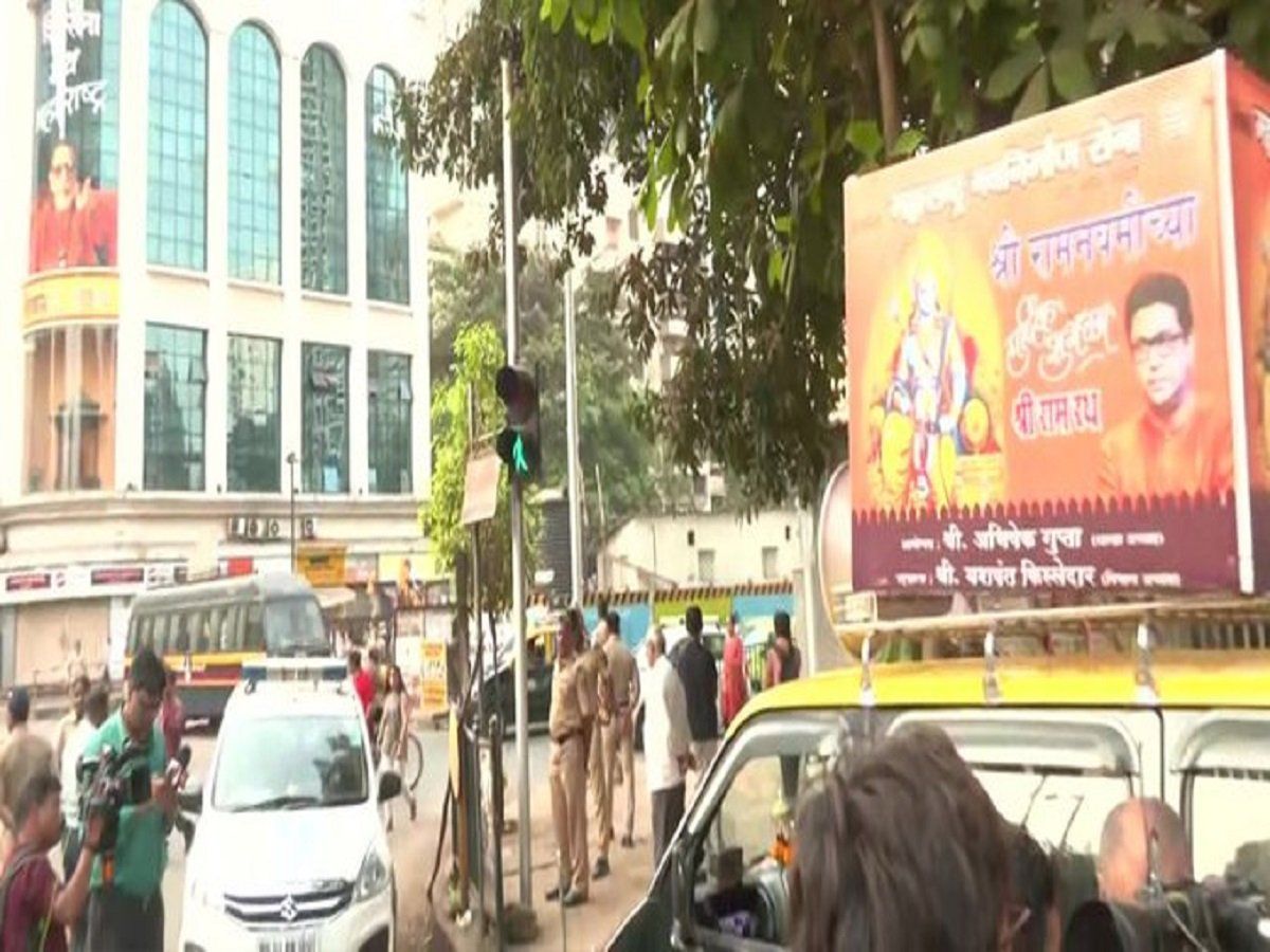 Mumbai: राज ठाकरे की पार्टी ने शिवसेना भवन के सामने लाउडस्पीकर से किया हनुमान चालीसा का पाठ