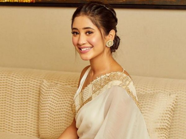 Shivangi Joshi Had Fun Time With Girls, Shivangi Joshi Playing Cup Balloon Game With Girls