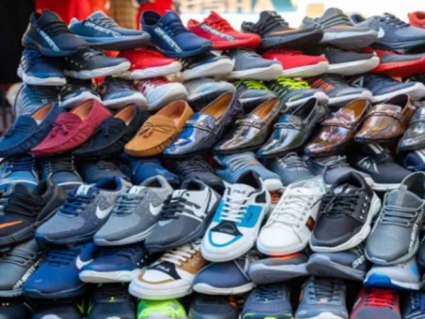 Store manager used to drop semen in shoes before selling them to the customer Shocking Video Viral