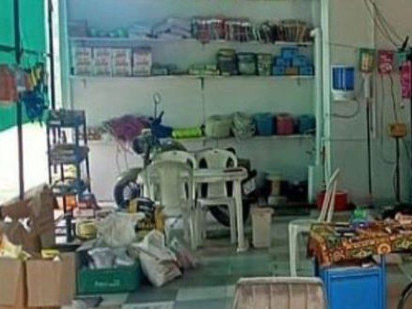Unique Shop Where No Door No Shopkeeper Customers Take Goods Self And Keep Money In Gujarat