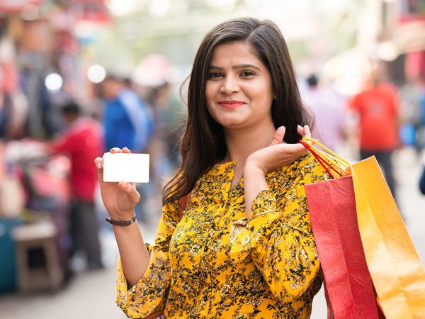 Many Festive offers are coming, are you shopping with a credit card? Be careful, keep these 10 things in mind