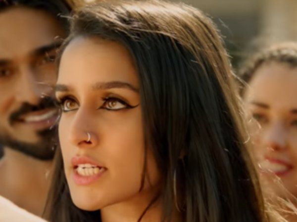 Tips to get Shraddha Kapoor eyeliner look