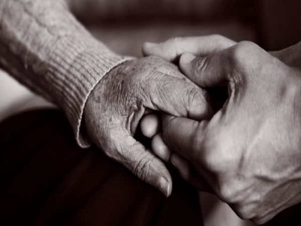 Sikh Man meets sister in Kartarpur after separation from family in 1947