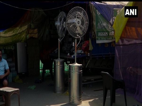  Protesters at borders prepare a summer plan Coolers, fans, shade installed