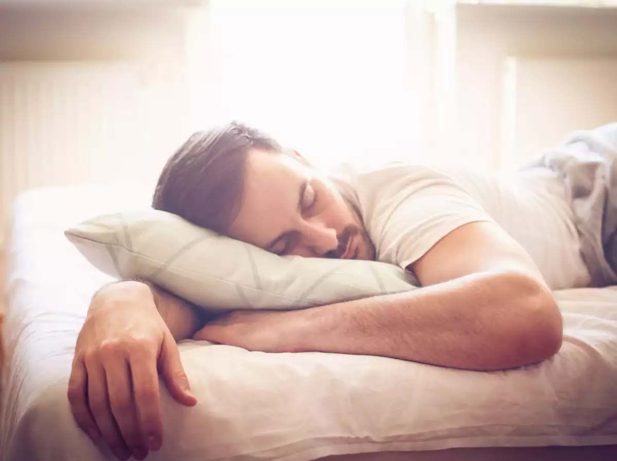 Oversleeping Side Effects: सेहत के लिए खतरनाक हो सकता है ज्यादा देर सोना, होती हैं ये गंभीर बीमारियां