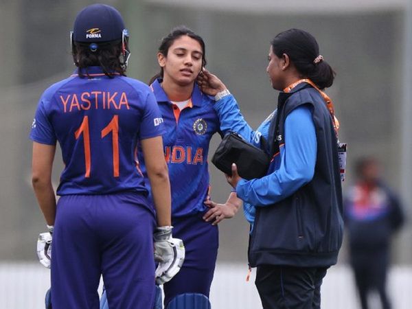 Smriti Mandhana injured