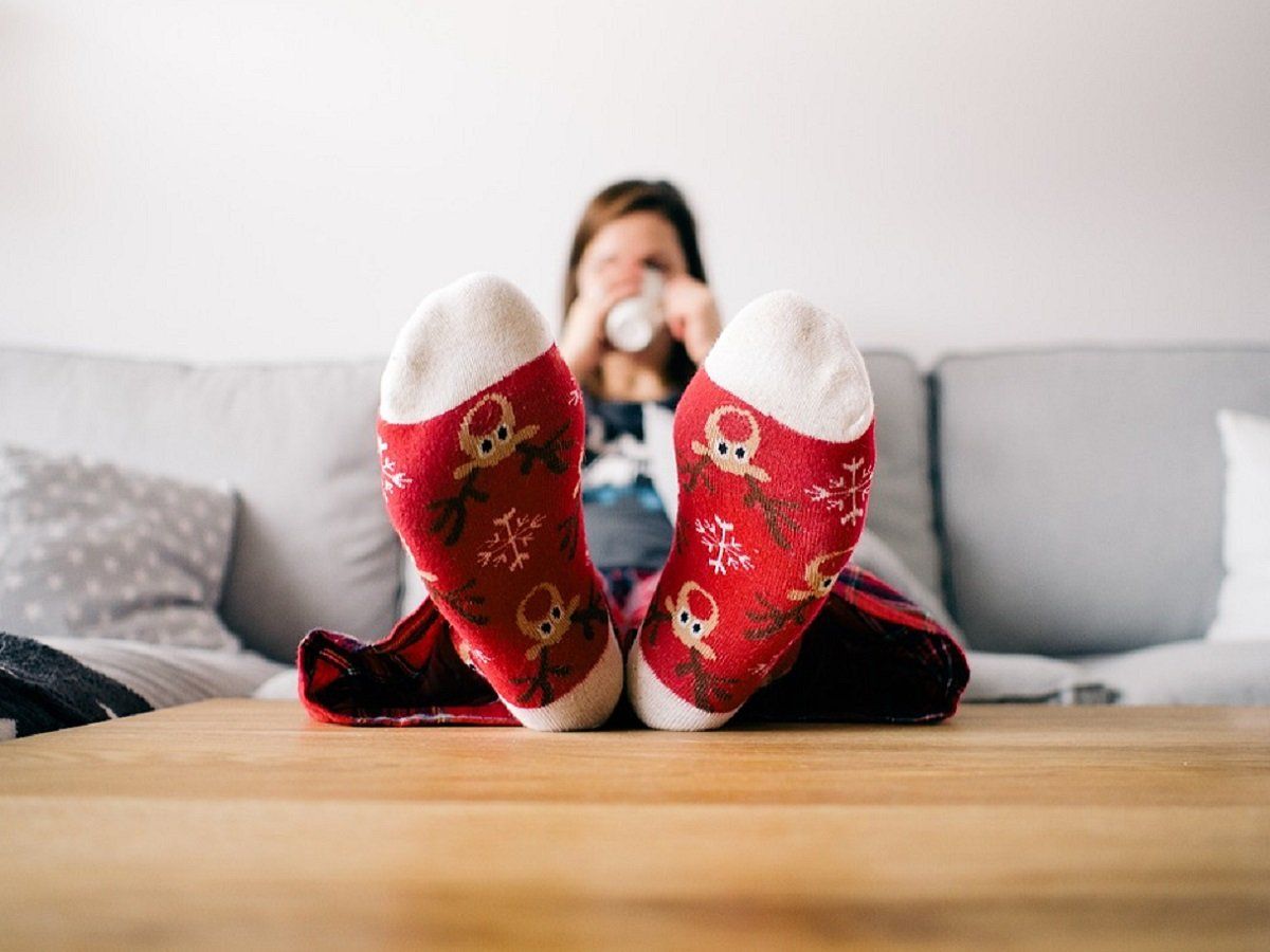 sleeping-with-socks-on