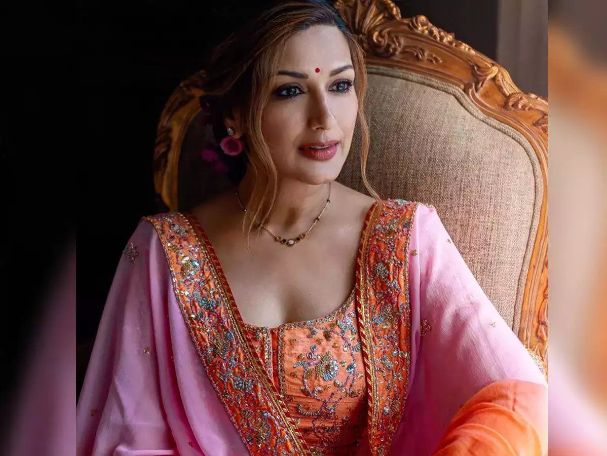सुष्मिता सेन और रवीना टंडन की राह पर Sonali Bendre, जी5 की इस वेबसीरीज से करेंगी OTT Debut