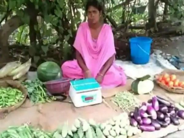 Soni Khatoon selling vegetables
