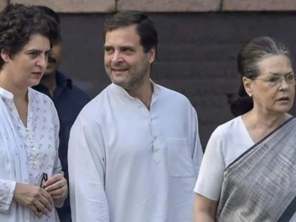 G-23 And Gandhi Family
