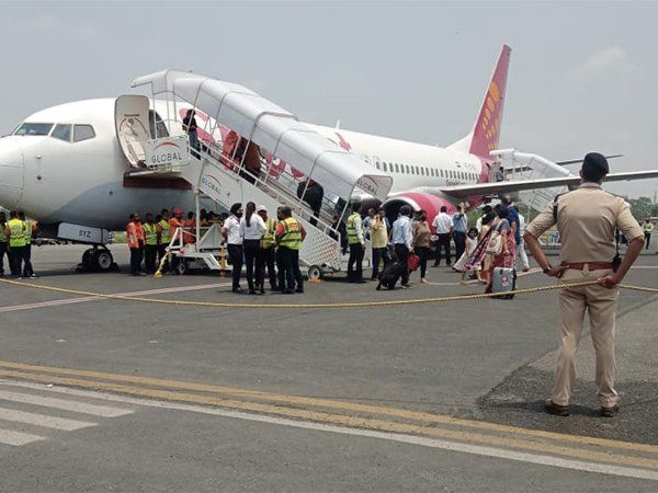 SpiceJet PLANE FIRE