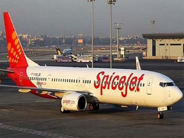 Why are SpiceJet planes constantly making emergency landings big accidents have been averted many times