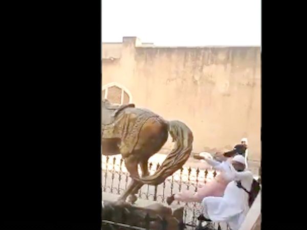 Statue of Maharaja Ranjit Singh in Lahore 