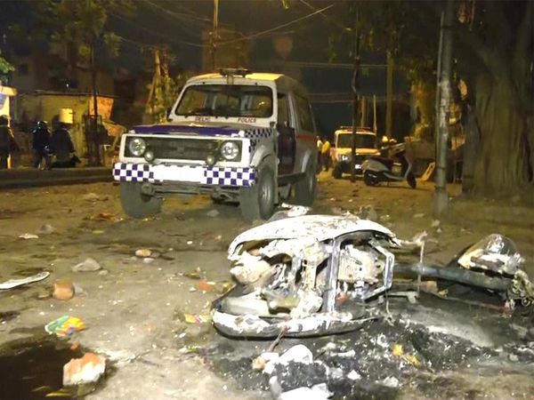 Stone pelting on Hanuman Jayanti procession delhi