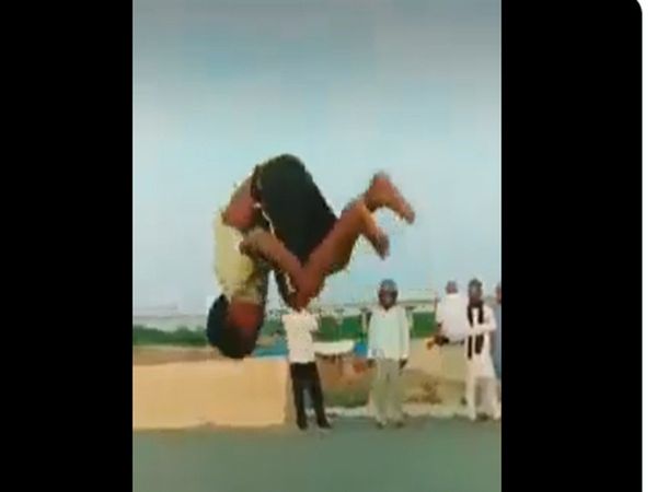 Little Boy Doing Stunt on Road Anand Mahindra Shared Video Goes Viral