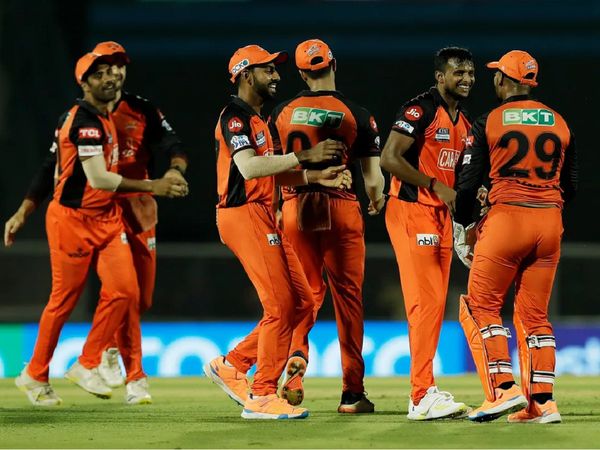 Sunrisers-Hyderabad-vs-Kolkata-Knight-Riders-live-scorecard