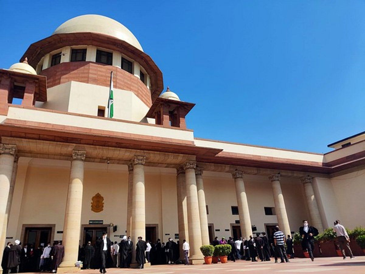 Uniform Dress Code: देश भर के स्कूल-कॉलेजों में समान ड्रेस कोड के लिए PIL, सुप्रीम कोर्ट ने विचार करने से किया इनकार