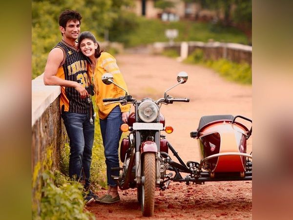 Sushant Singh Rajput, Sanjana Sanghi